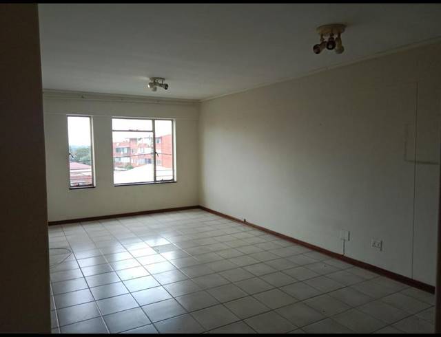 1 BEDROOM APARTMENT FOR SALE IN MALVERN EAST EXT